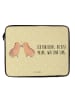 Mr. & Mrs. Panda Laptop Tasche Capybara Liebe mit Spruch in Gelb Pastell