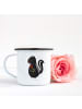 Mr. & Mrs. Panda XL Emaille Tasse Stinktier Blume ohne Spruch in Weiß