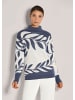 MADELEINE Moderner Winterpullover mit floralem Strickmuster in rauchblau / wollweiß