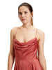 Vera Mont Abendkleid mit Wasserfallausschnitt in Bright Rust