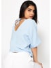 SASSYCLASSY Musselin Shirt mit V-Ausschnitt in Hellbau