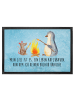 Mr. & Mrs. Panda Gummifußmatte Pinguin Lagerfeuer mit Spruch in Eisblau