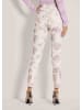 MADELEINE Schlanke Hose mit Unikat-Print in wollweiß / multicolor