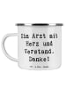 Mr. & Mrs. Panda Kaffeebecher Spruch Arzt mit Herz mit Spruch in Weiß