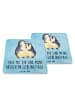 Mr. & Mrs. Panda Glasuntersetzer Pinguin umarmen mit Spruch in Eisblau