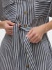 Vero Moda Gestreiftes Hemdkleid mit Taillenband und Knöpfen in Schwarz-Weiß