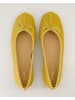 Clarks Flache Schuhe in Gelb