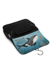 Mr. & Mrs. Panda Kosmetiktasche Orca Design mit Spruch in Weiß