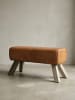 KADIMA DESIGN Sitzhocker | Holz, 90x30x43cm, Echtleder, Springbock