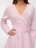 Vero Moda Mehrlagiges Kleid in Pink-A-Boo
