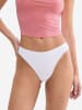 Triumph String Red Label Smart Invisible in white
