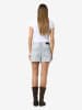 Noisy may Kurze Jeansshorts mit Umschlag und Taschen in Grau