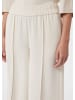 comma Hose in 8102_creme