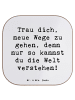 Mr. & Mrs. Panda Untersetzer Spruch Unbekannte Orte erkunden mit... in Weiß