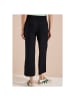 Cecil Capri in Black