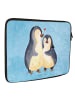 Mr. & Mrs. Panda Laptop Tasche Pinguin umarmen ohne Spruch in Eisblau