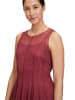 Vera Mont Cocktailkleid figurbetont in Velvet Red