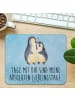 Mr. & Mrs. Panda Mauspad Pinguin umarmen mit Spruch in Eisblau