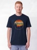 wat? Apparel T-Shirt Sunset Berge & Tannen in Dunkelblau