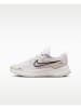 Nike Sneaker Cosmic in White/Black-Bleached Lilac-Sail