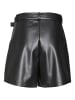 Vero Moda Shorts in Black