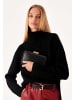 Kazar Clutches in Schwarz