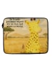 Mr. & Mrs. Panda Laptop Case Giraffe Zufrieden Design mit Spruch in Weiß