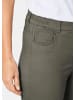 GOLDNER Kurzgröße:  Hose Carla in stretchbequemer Qualität in schilfgrün