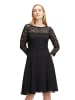 Vera Mont Abendkleid mit Spitze in Schwarz