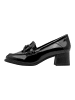 Jana Trotteur in BLACK PAT.