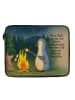 Mr. & Mrs. Panda Laptop Case Pinguin Lagerfeuer Design mit Spruch in Weiß