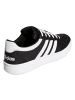 adidas Hoops Classic in Schwarz