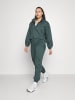 girlfriend collective Jacken Hummingbird in Moss