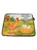Mr. & Mrs. Panda Laptoptasche Huhn Stolz Design mit Spruch in Weiß