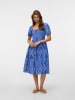 Vero Moda Gesmoktes Kleid in Dazzling Blue