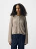 Object Pullover in humus