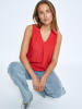 DESIRES Top in Bittersweet Red