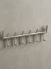 KADIMA DESIGN Silberne Metall-Wandgarderobe, 12 Haken, 60x19x10 cm, Handarbeit