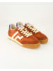 Sneaker low in Rot
