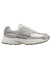 Nike Laufschuh in Creme