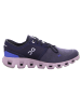 On Schnürschuh in blau