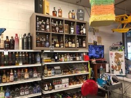 gas stations that sell liquor near me