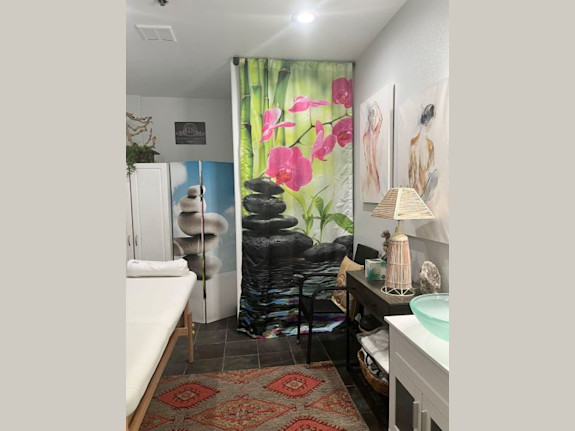 Palm Springs, CA - Well-Est Chiropractic Practice