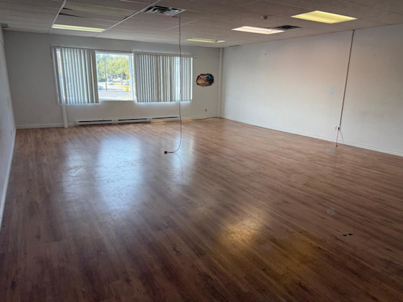 Office $577/Month* In Busy Shopping Center Of Mtl