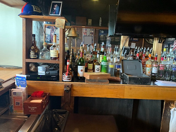 Spacious Neighborhood Bar for Sale in New York