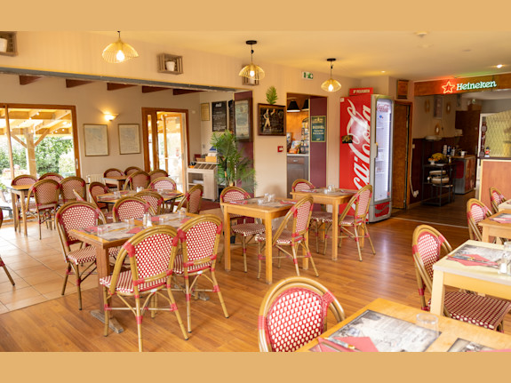 Beautiful Hotel And Restaurant in Omaha Beach