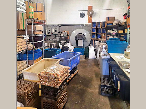 Unique Wholesale/Retail Pet Food Company