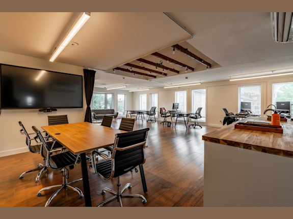 Very Nice 881 Sqft Space Minimum Lease 1 Year