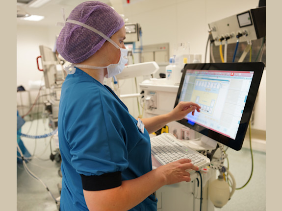 Manufacturer of MDR registered Medical Carts