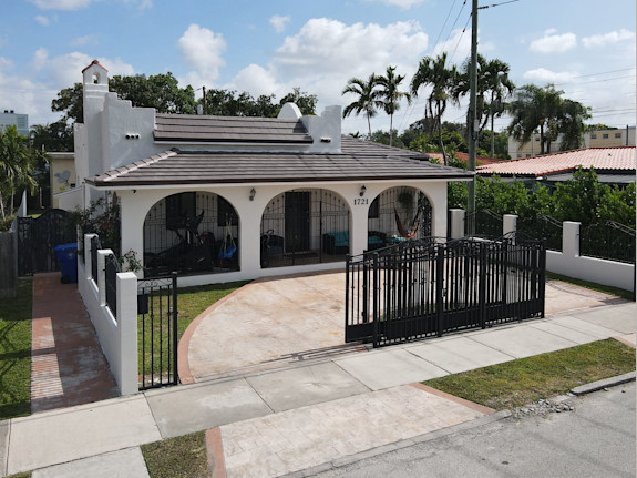 5Bd/4Ba Near Brickell/Roads, Total 2,351Sf For 1M